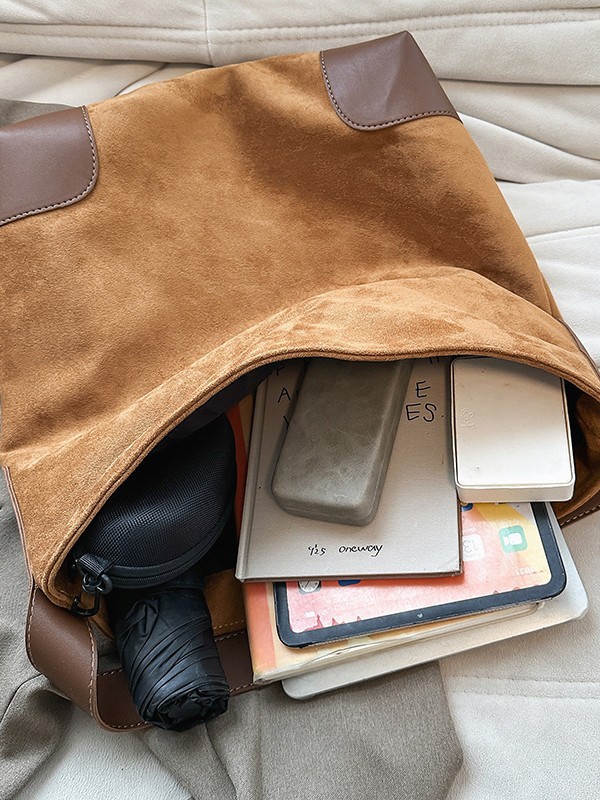 Commuting ins nicho zhong2025 otoño invierno bolsos retro versátiles y ligeros nuevos modelos TOT de hombro grande capacidad