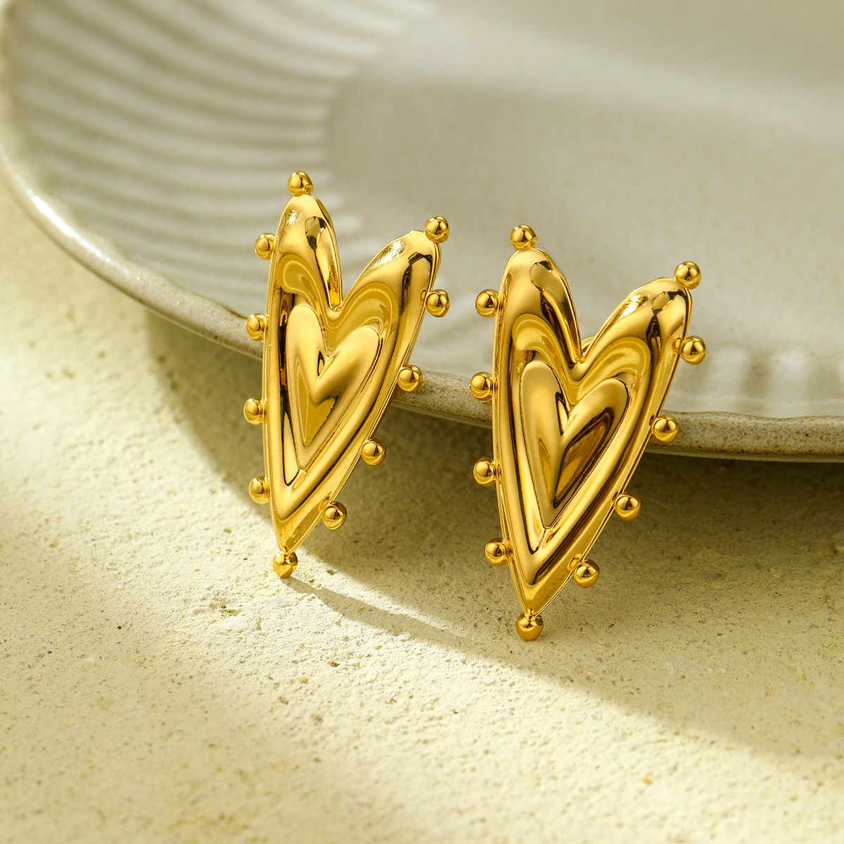 Women's Gender PVD Coated Real Gold Plated Heart Shape Titanium Steel Simple Style Waterproof Non Tarnish Ear Studs