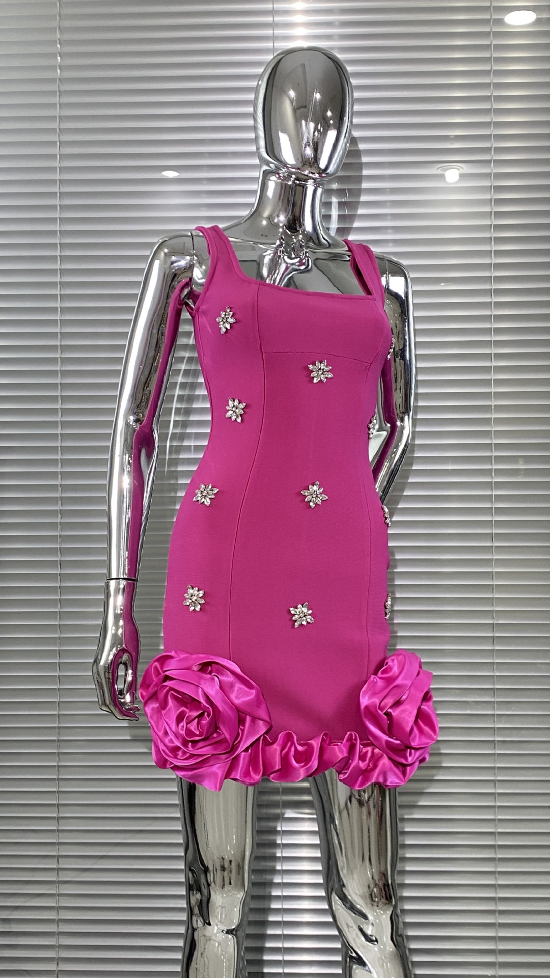Women's Clothing Luxury Sleeveless Bandage Dress Rhinestone Embellished Tulip Shaped Skirt Bodycon Style Party Women's Clothing_ecoleips.com