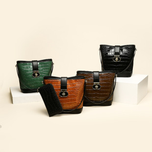 �W���͹ŕr�����аٴ�ײɫ����ˮͰ����ĸ�װ�������ʯ�^�y�μ��