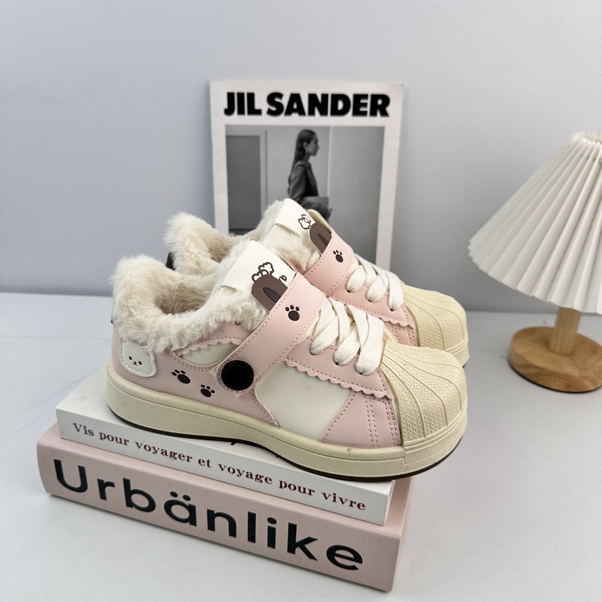 YUANBO2025 invierno zapatos de vello zapatos de mujer conchas zapatos deportivos de pan pequeños zapatos blancos de estilo universal nicho image 8