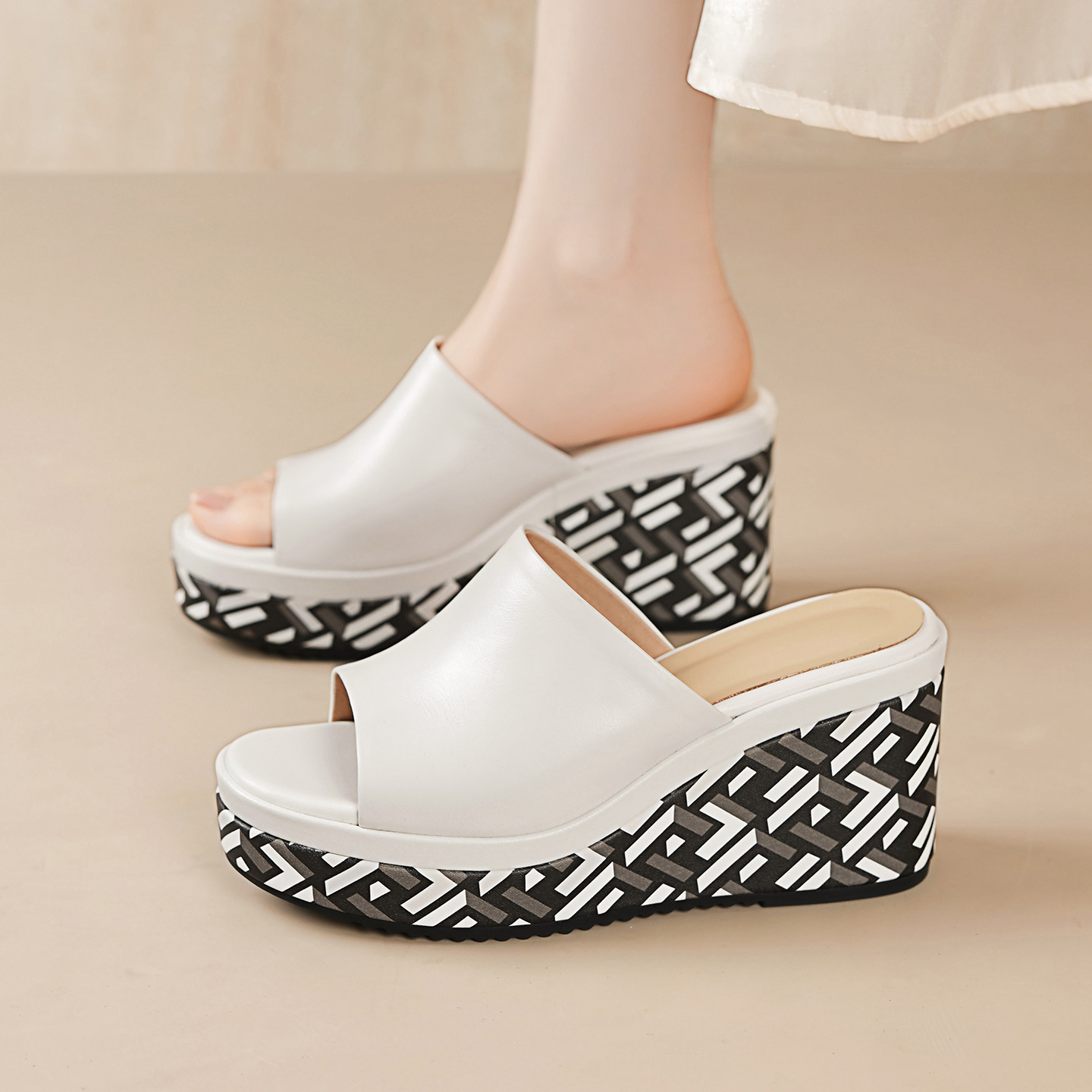 Sandal cao gót nữ hở mũi đế dày 8.5 cm phối màu — đen
