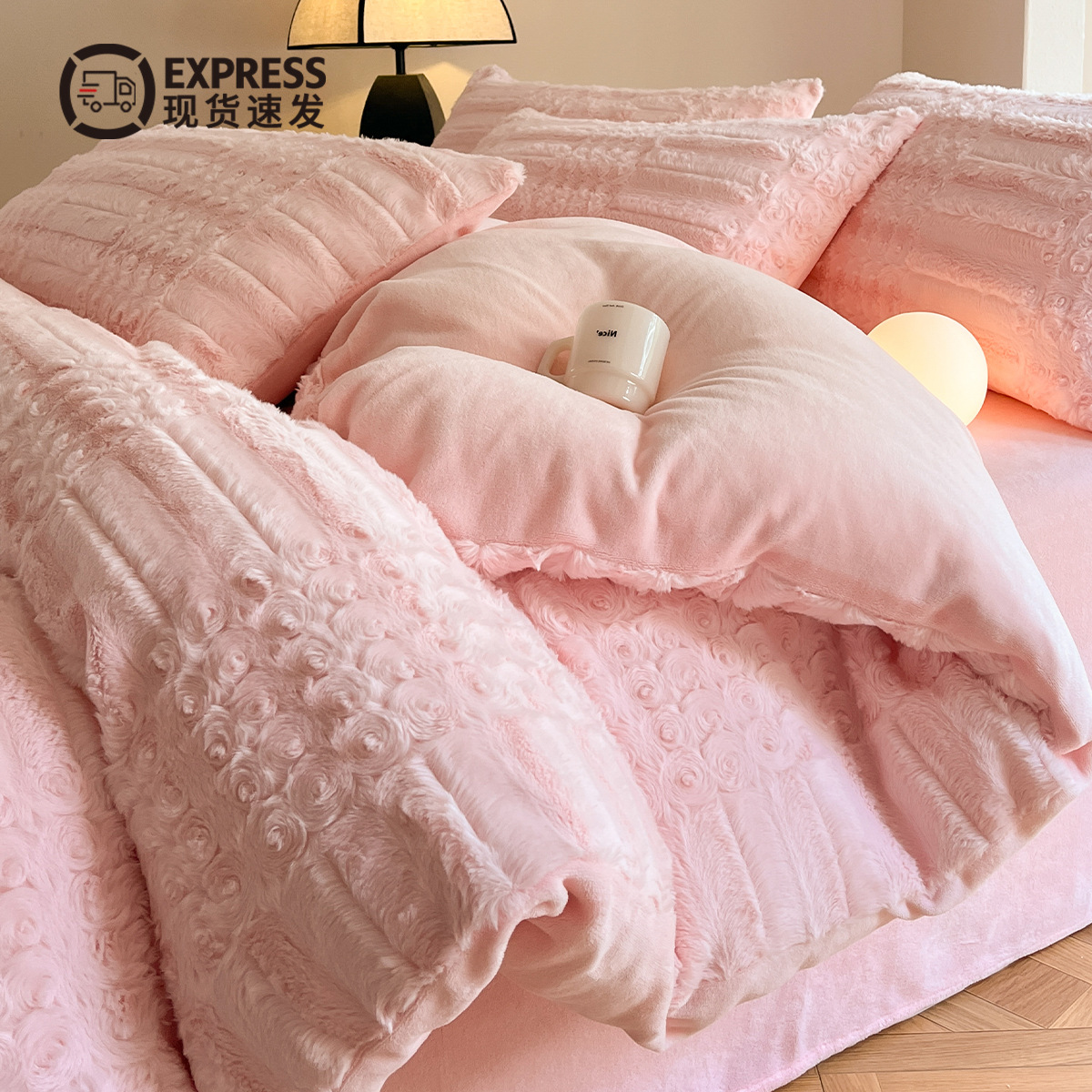Cama de felpa de cuatro piezas Ropa de cama de lana de leche gruesa de invierno Ropa de cama de lana de coral más ropa de cama de edredón de terciopelo