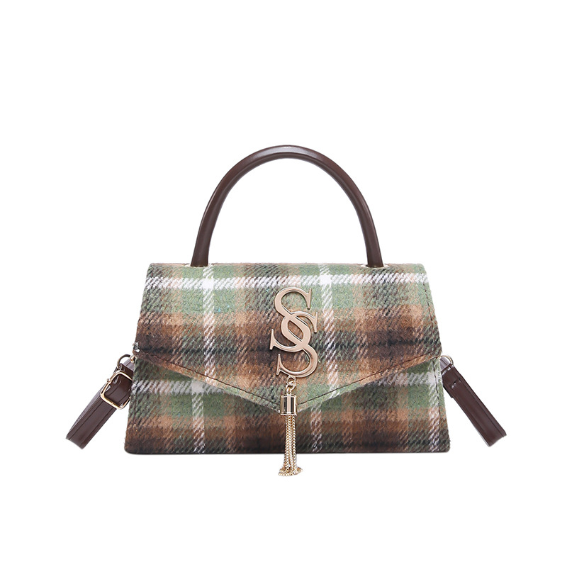 Textura de color contrastante bolso cuadrado portátil para mujeres 2024 invierno nuevo estilo de moda letras bordas bolso de hombro bolso de moda