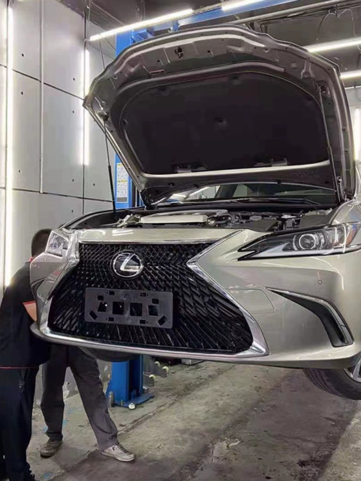 Подходит для Lexus 18-25 нового es200 260 внешний вид модификация LS центр решётка es300h центр решётка