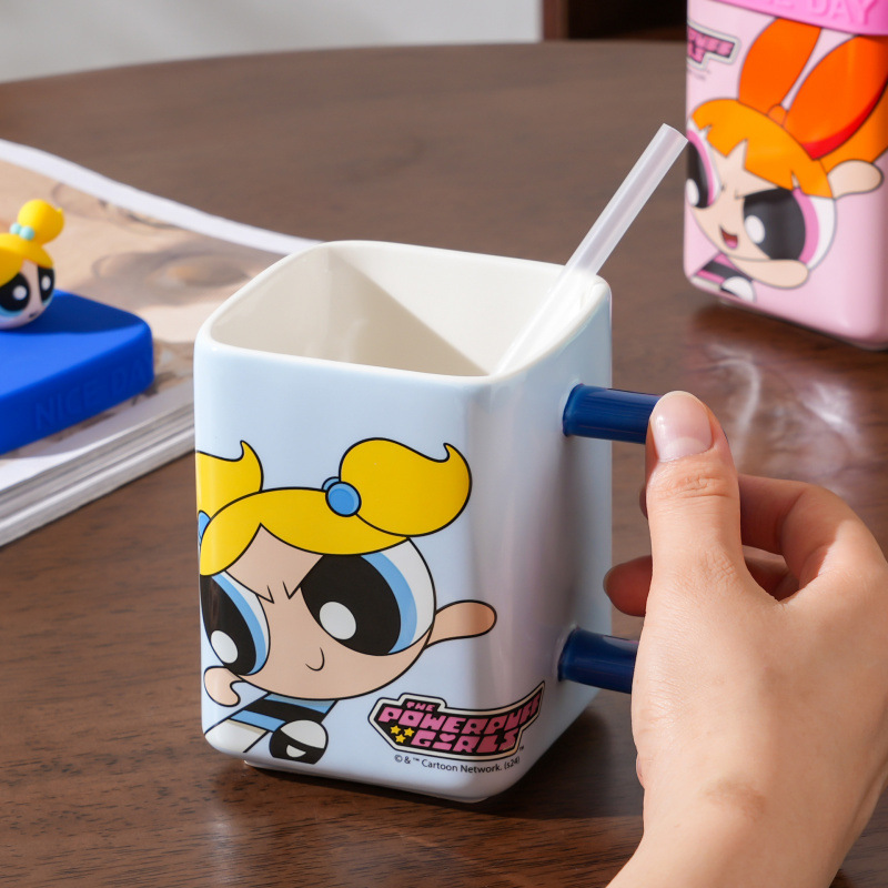 Taza de policía femenina voladora, taza de café de alto valor con tapa, taza de agua de paja de cerámica para parejas caseras