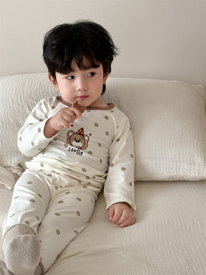 Pijamas de bebé otoño de dos piezas set 2024 nuevo producto de otoño ropa infantil coreana niño oso set hogar ropa de otoño