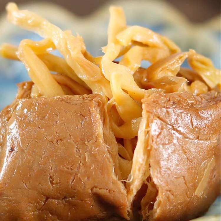 解饞好吃小零食筍絲豆乾烤肉豆脯夾筍五香辣網紅辣條素肉一件代發