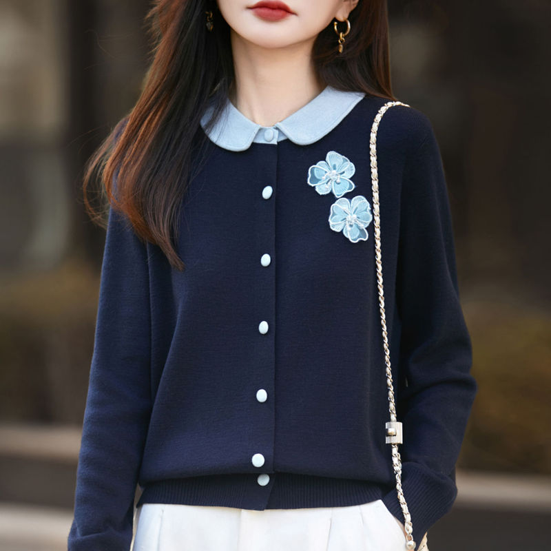 French-Style High-End Doll Collar Knitted Cardigan for Women, Autumn and Winter Fine-Spun Sweater with Three-Dimensional Embroidery, Elegant and Age-Reducing Color-Blocking Sweater