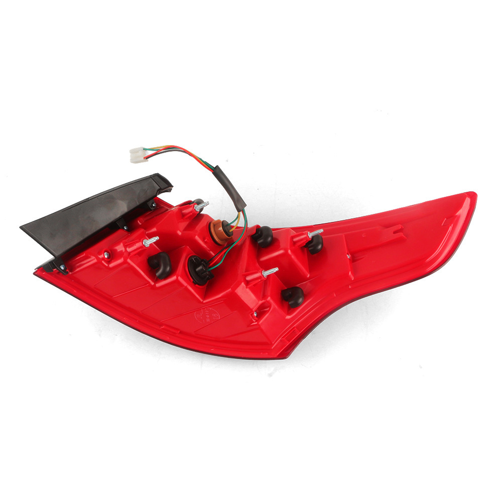 Aplicable a 18 19 20 conjunto de luz trasera de largo alcance Geely luz trasera de largo alcance cubierta de luz de freno de largo alcance