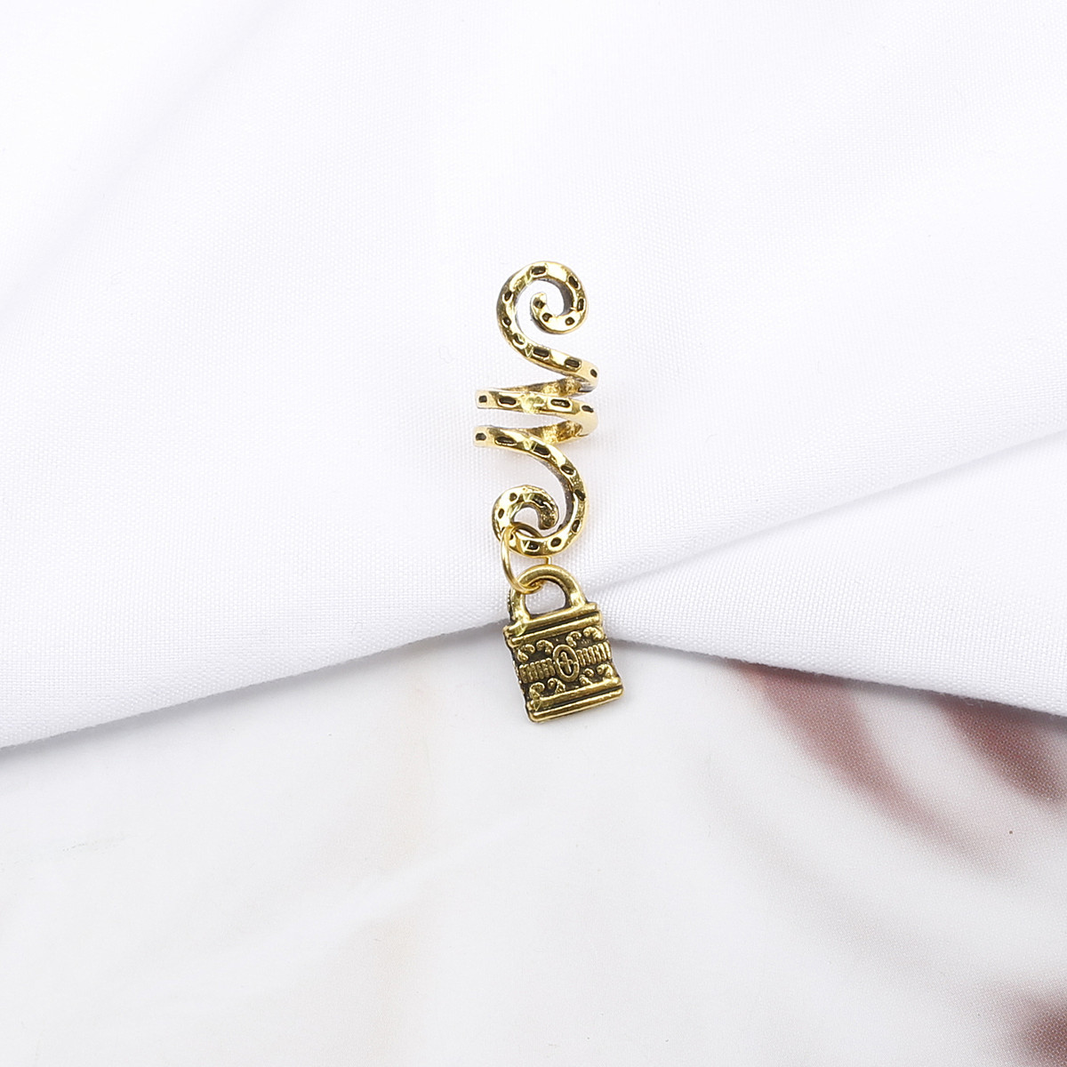 Europa y América sucia trenza hebilla de pelo hip hop aleación espiral accesorios para el cabello colgante de mariposa anillo de pelo de moda chica fresca trenzado accesorios para el cabello anillo de pelo