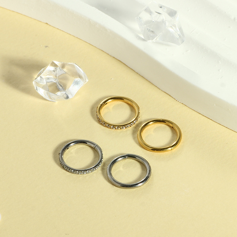 Pointed titanium steel lip stud product view