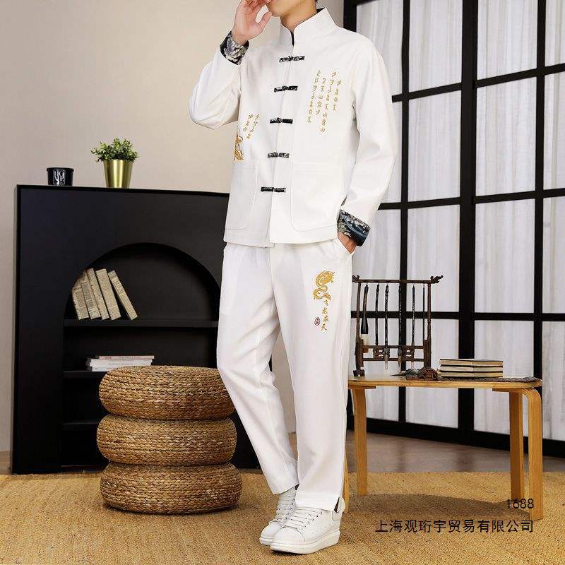 Chinese-style embroidered spring and autumn men's suit, new Chinese ethnic style casual suit, loose Tang suit style for middle-aged and young men.