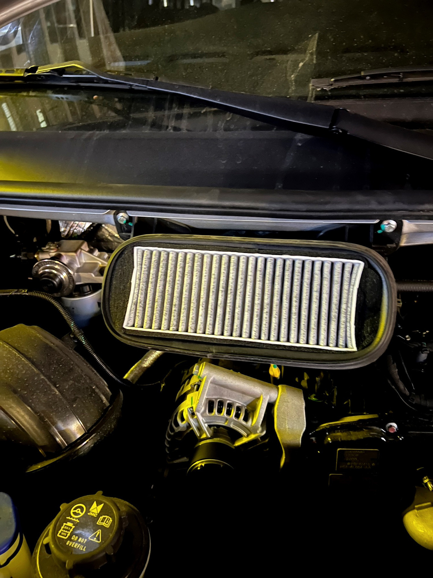 Jiangling Fushun 2.0T external air conditioning filter element filter grid