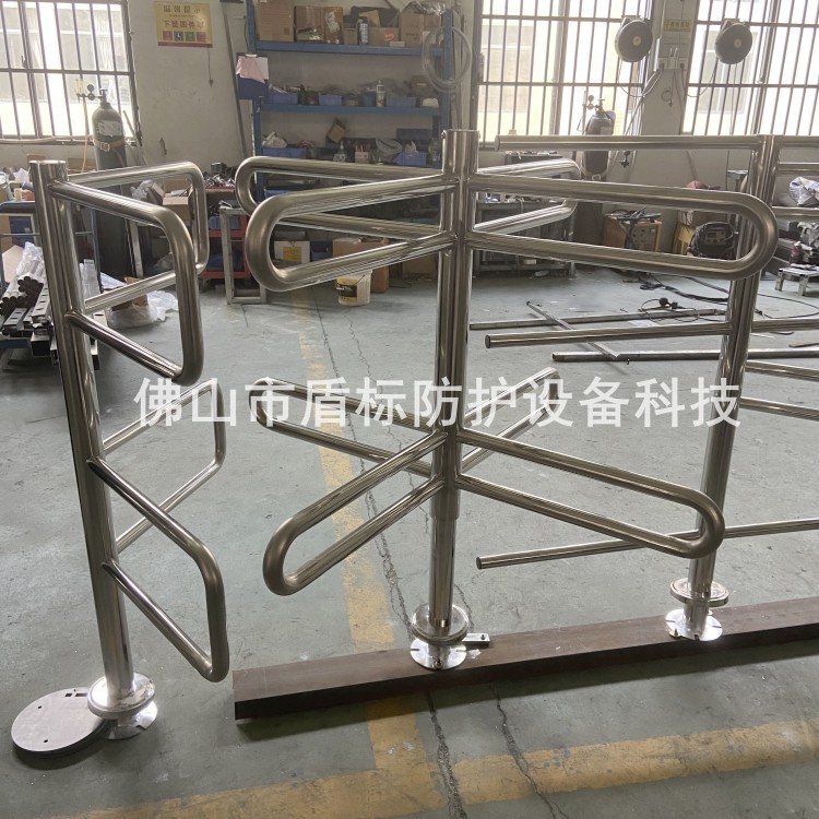 深圳单向转轴旋转门高铁车站出入口手推滚闸门不锈钢栅拦单向闸