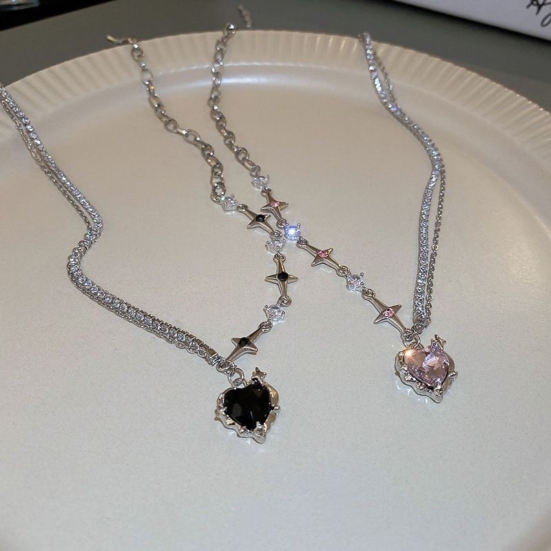 Sweet and cool girl necklace, heart-shaped high-end choker, new ins style, minimalist zircon necklace, niche design, clavicle chain.