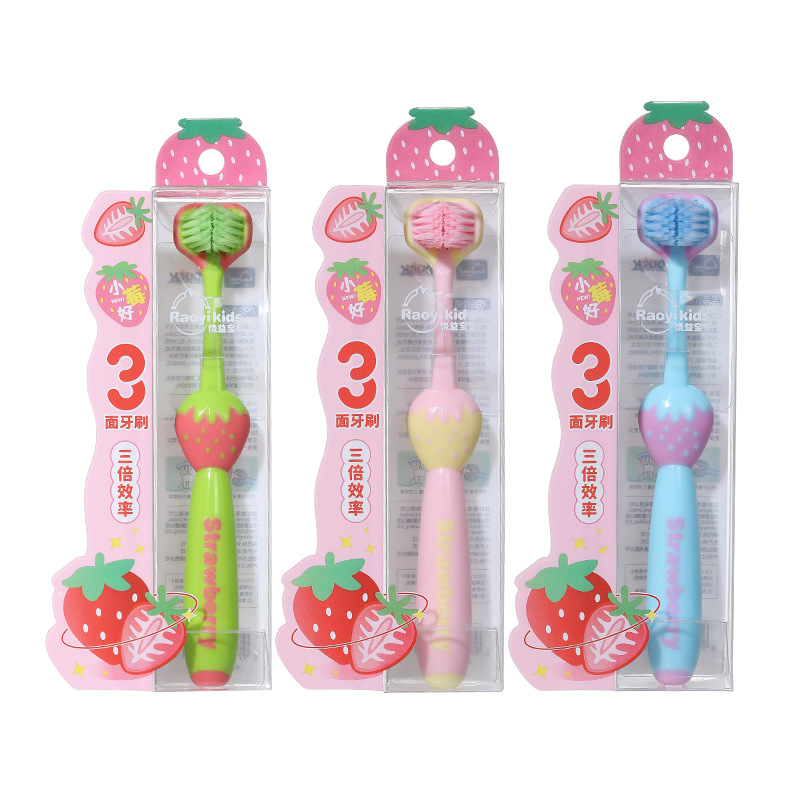 RAOYI tres lados cepillo de dientes para niños un solo paquete de dibujos animados de fresas bebés cepillo de dientes de pelo suave fábrica al por mayor