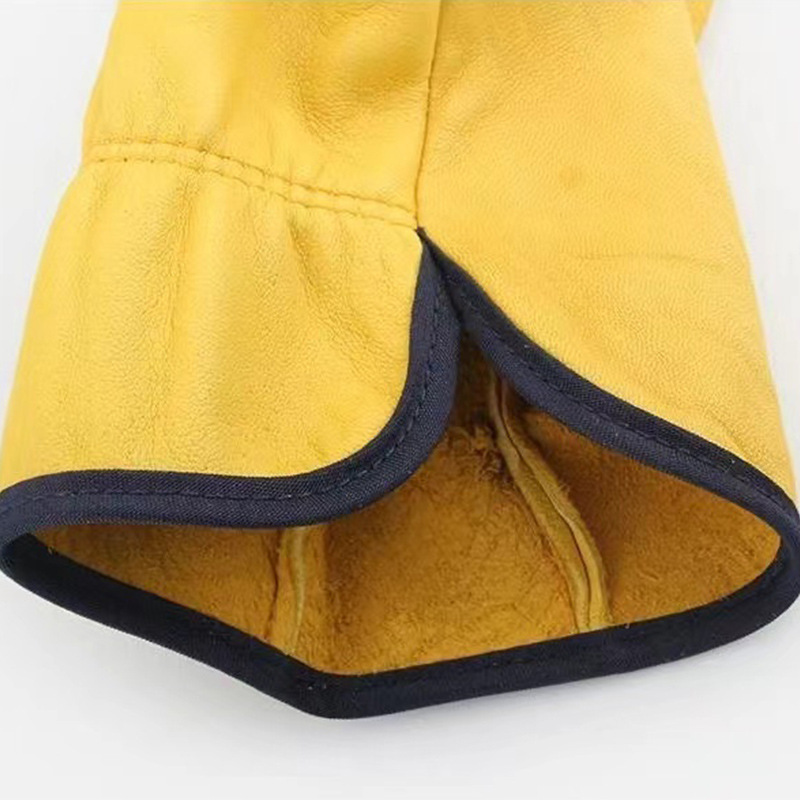 Cabeza de piel de cordero suave resistente a quemaduras resistente a altas temperaturas guantes de protección laboral mano suave aislamiento térmico fábrica al por mayor