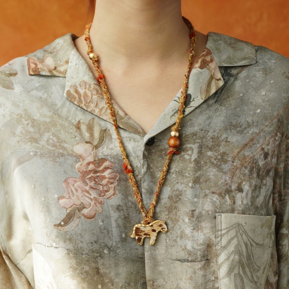 秋冬编织小马项链新中式小众设计异域民族叠戴斑马毛线豹纹毛衣链