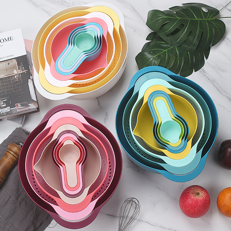 Cuenco de medición de arco iris para hornear Cuchara de medición multifuncional de 8 piezas Tamiz de arroz Combinación de traje de tazón de ensalada DIY