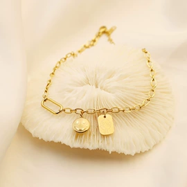 项链;耳环;戒指