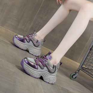 �ϵ�ЬŮ2026�����¿�W�tͬ���׃��������e�ٴ�r���Lϵ��ŮЬ