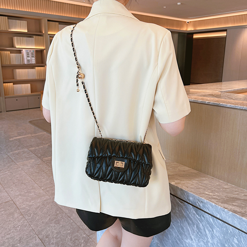 Bolsa feminina pequena estilo perfumado 2023, nova bolsa com corrente de bordado de diamantes, textura de bola dourada, estilo estrangeiro, bolsa transversal de ombro único_voghion.com