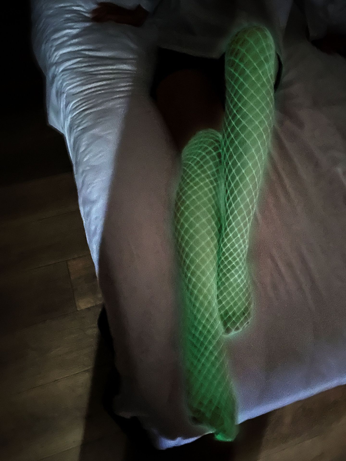 Nuevo mono luminoso nuevo material fresco luminoso reflexivo sexy pantimedias hueco sexy coqueteo bottoming Calcetines