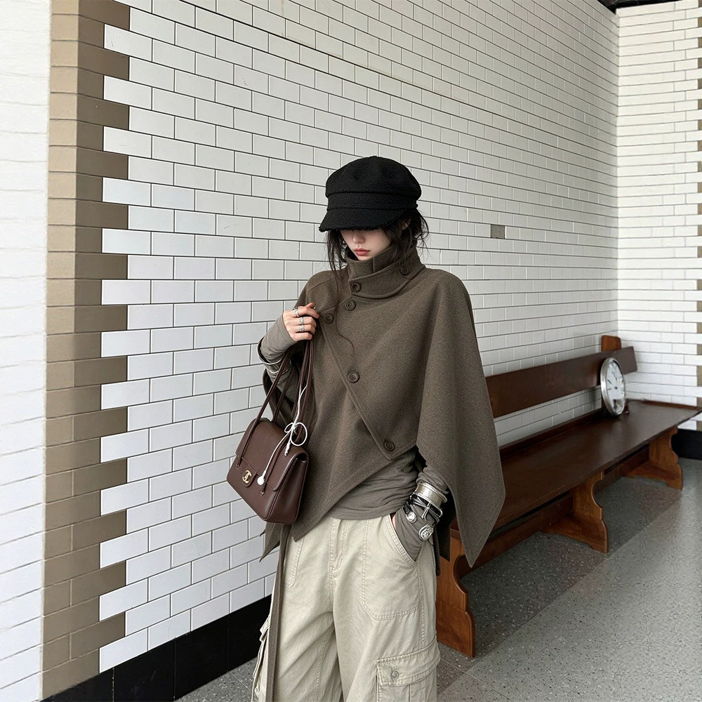 韩好甜WARDEN EDGE 斗篷式披肩毛呢外套女秋宽松立领短款大衣外套