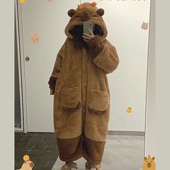 2025 Capibala カピバラ冬の新しい厚みのあるネグリジェかわいいスタイルコーラルベルベットパジャマ女性のホームウェアアウターウェア