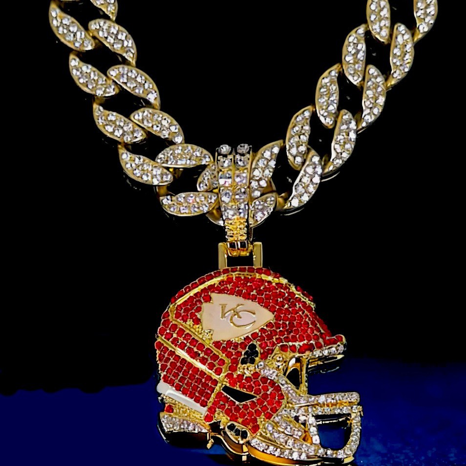 Europa y América Hip-Hop Viento lleno de diamantes Cuban Chain Jefes Colgante Casco Collar de hombre 1688 Joyas de aleación personalizadas