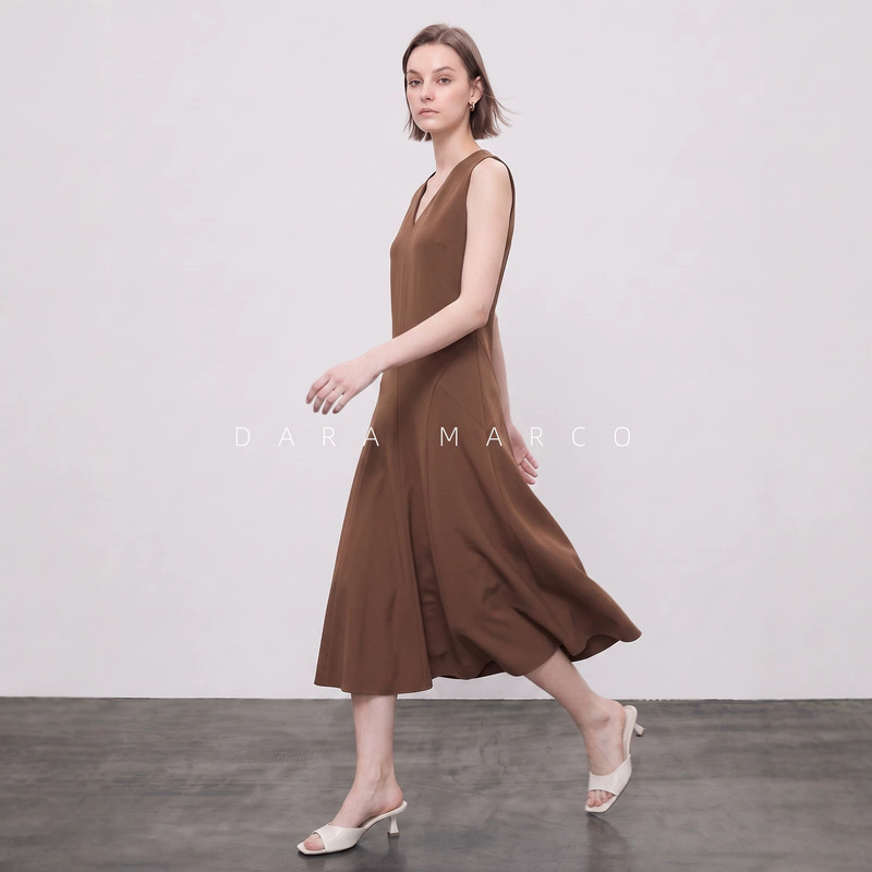 Th Theorist Triacetate Fiber Draped V-Neck Sleeveless Dress for Women, High-End Silhouette, Slimming Long Dress for Commuting