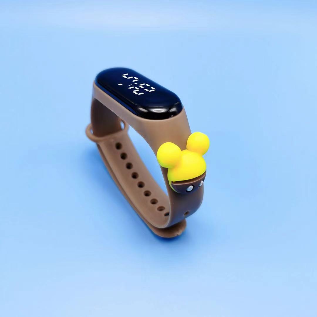 Reloj de muñeca Reloj electrónico de anime Crayon Shin-chan Reloj de escuela primaria de jardín de infantes led a prueba de agua