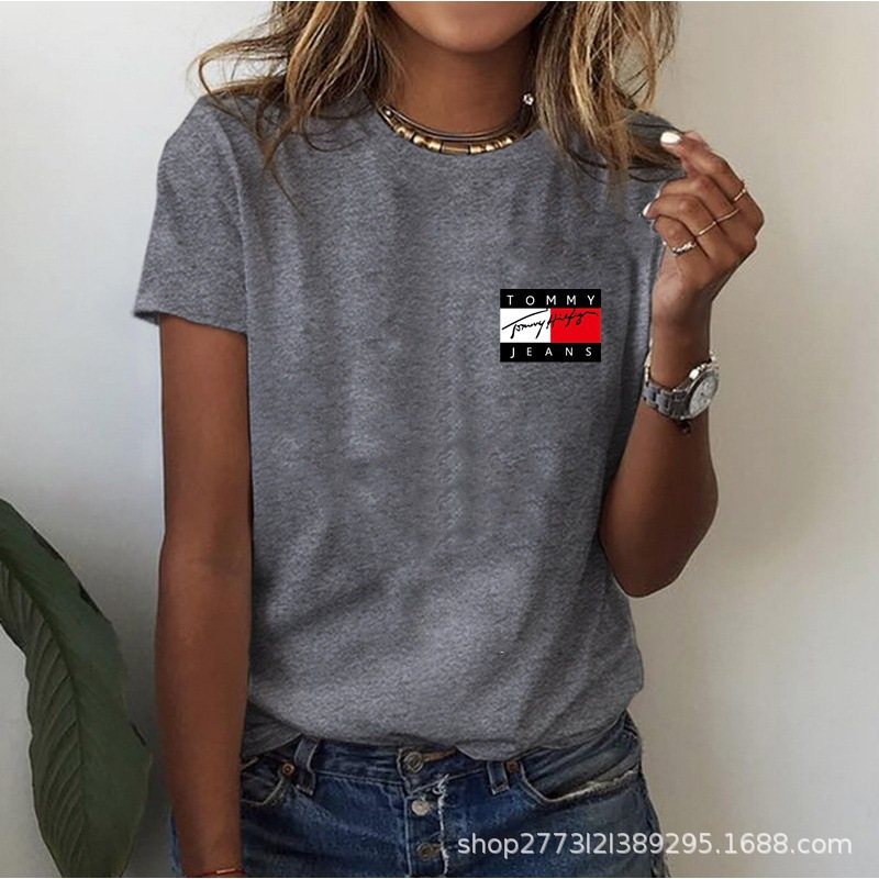 다크 그레이 작은 가슴