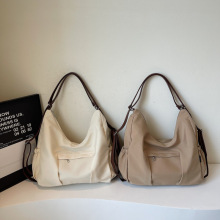 大容量休闲斜挎包女2025新款包包大学生上课包通勤旅行轻便单肩包