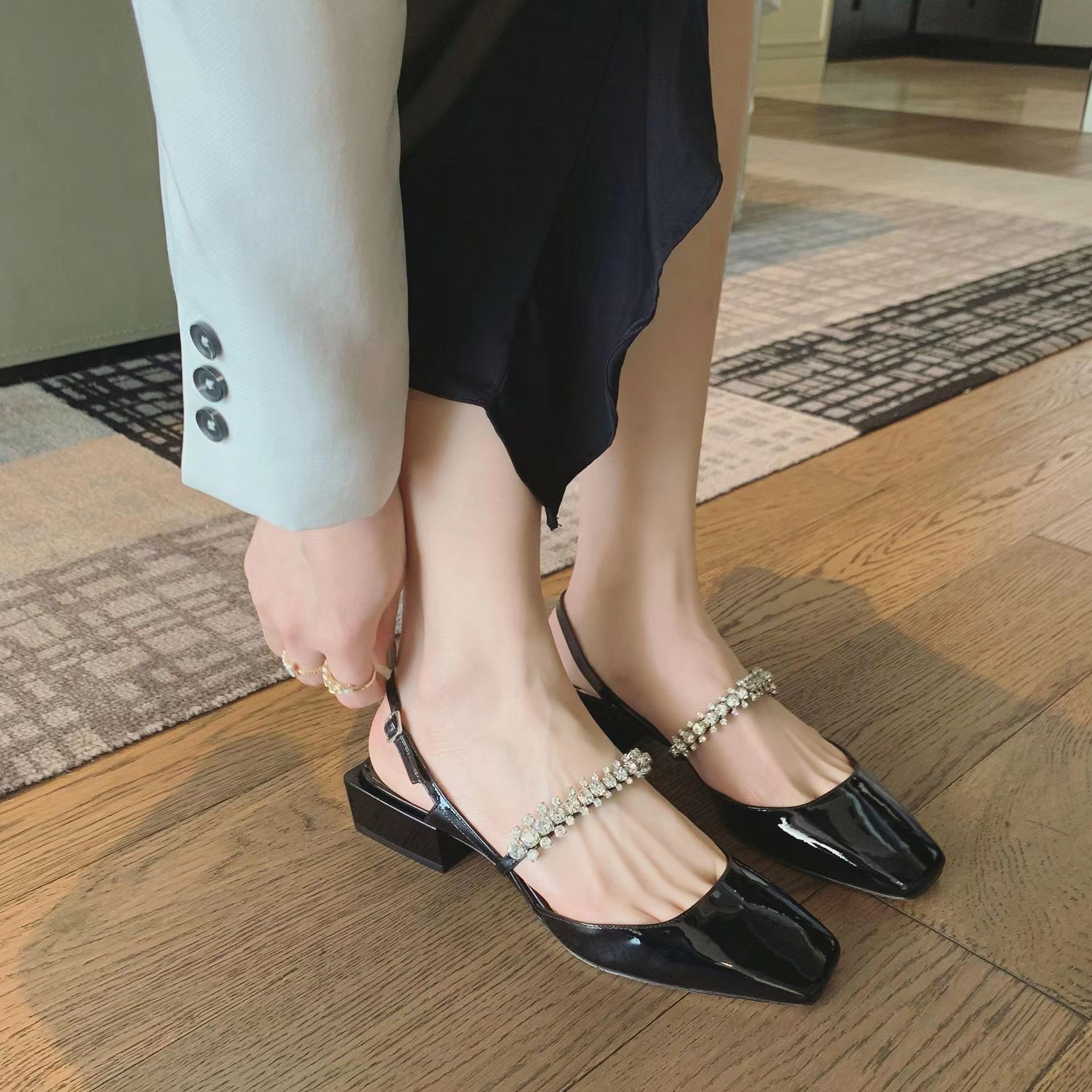 jc Same Style Mary Jane Shoes Square Toe Shallow Mouth with Rhinestone Thick Heel Baotou Rear Empty Sandals Fairy Style Single Shoes Women