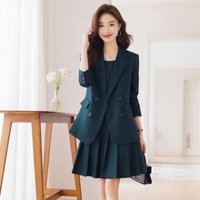 米白色职业连衣裙女春秋新款高级感西装内搭背吊带百褶裙两件套装