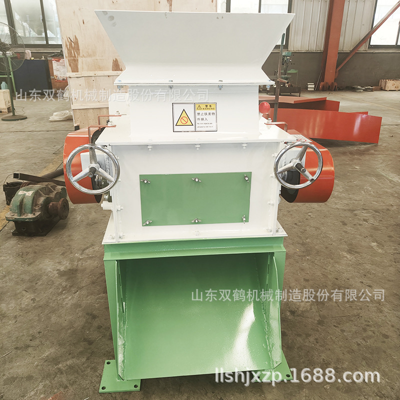 齿辊式破碎机饲料破碎设备用于农场水产颗粒的厂家玉米鱼饲料