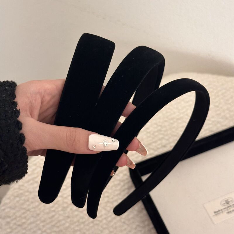 South Korea Korean style black velvet wide-brimmed headband high-grade French retro headband women's white face-looking small face wash headdress South Korea Korean style black velvet wide-brimmed headband high-grade French retro headband women's white face-looking small face wash headdress