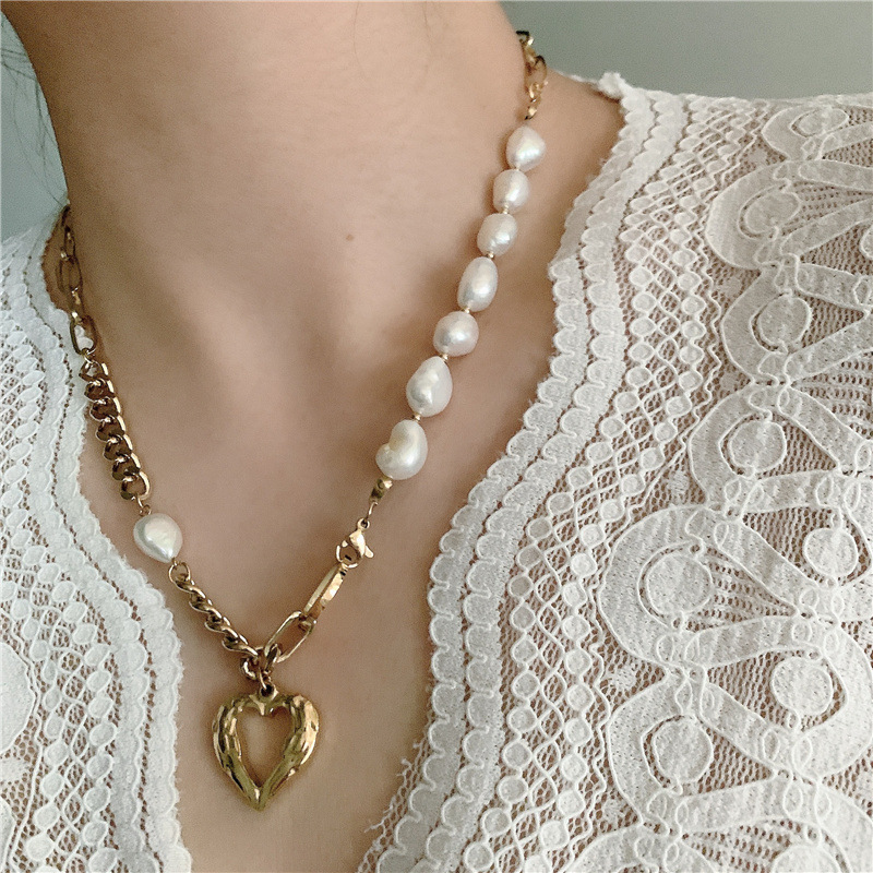 Baroque Thick Chain Pearl Hollow Heart-shape Necklace display picture 5