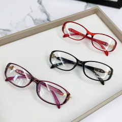 新商品のキツネの頭の青い光のメガネの女性のファッションのファッションのファッション的なモデルの中で高齢者の女性の高清の青い光の老眼鏡を防ぎます。