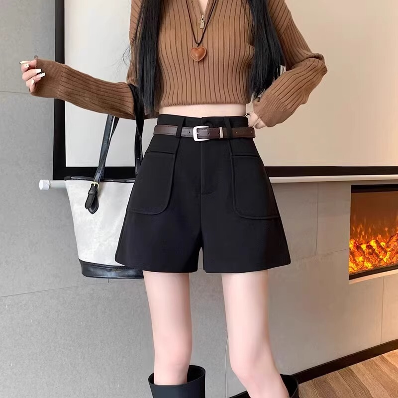 Black Woolen Shorts Women's 2024 Autumn and Winter New High Waist Fashion Casual plus size Loose Spice Girls Wide Leg Shorts Black Woolen Shorts Women's 2024 Autumn and Winter New High Waist Fashion Casual plus size Loose Spice Girls Wide Leg Shorts