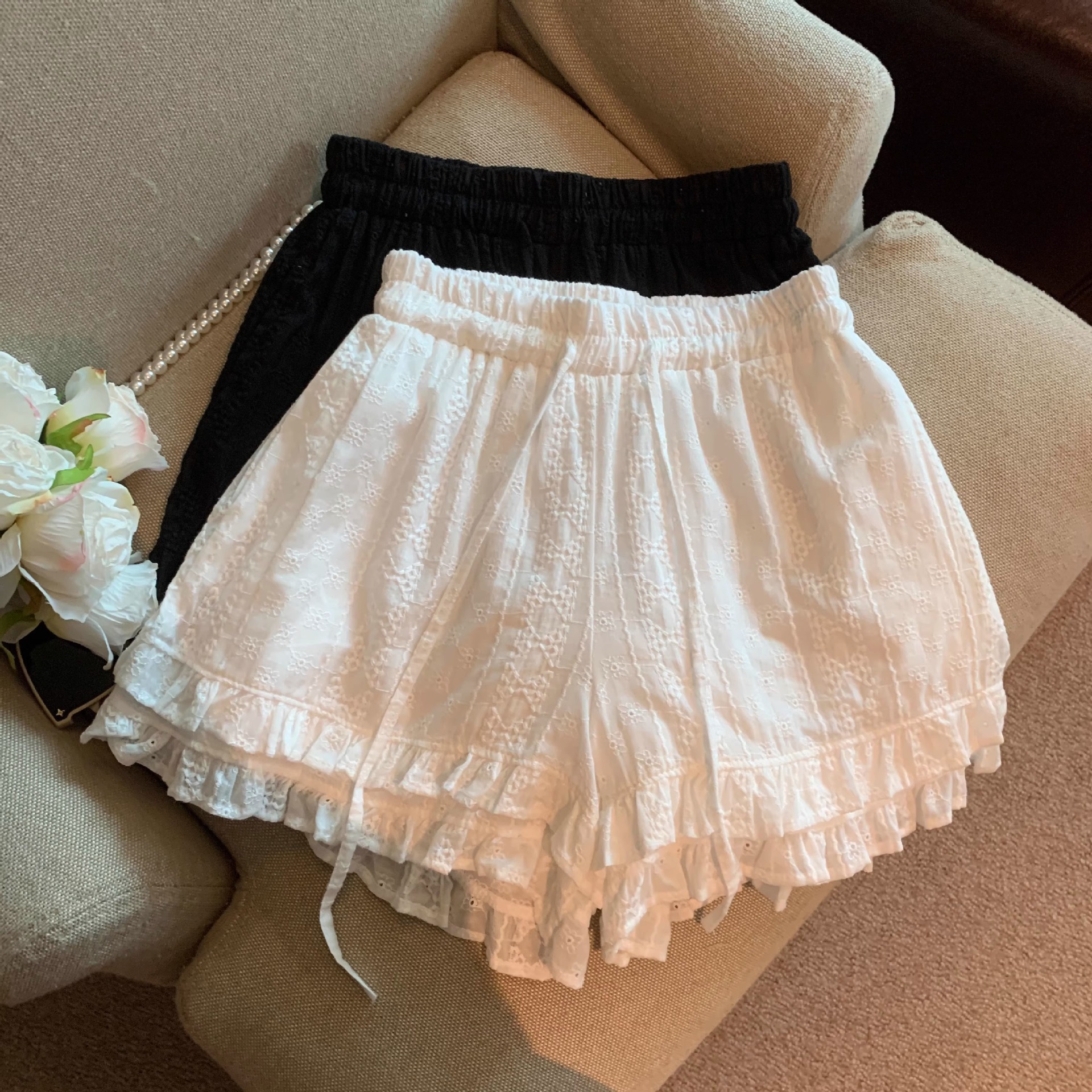 法式蕾丝休闲短裤女夏季薄款宽松打底阔腿热裤高腰抽绳花边三分裤