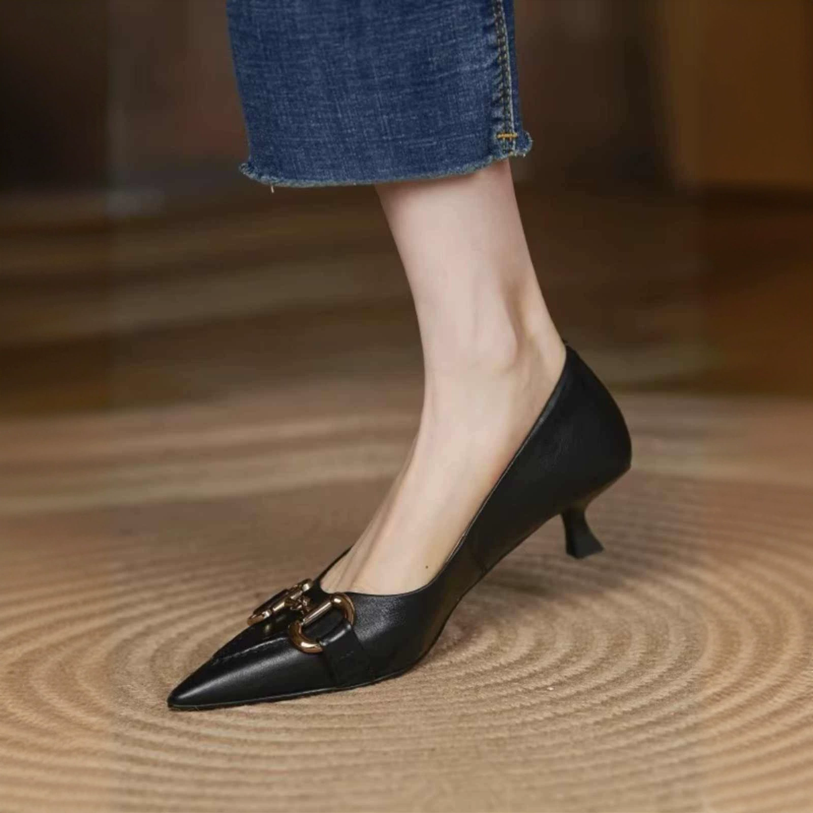 Мягкая кожа черный темперамент на высоком каблуке женский каблук 2025 новый остроконечный дикий низкий каблук рабочая женская обувь одиночная обувь zj