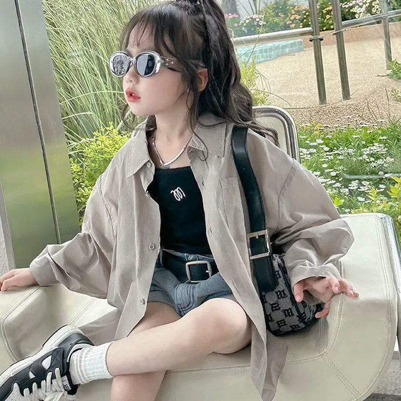 Детские рубашки среднего и большого размера для девочек, тонкая новая верхняя одежда 2025 года, защита от солнца, свободная рубашка с кондиционером, корейская версия, легкий модный топ