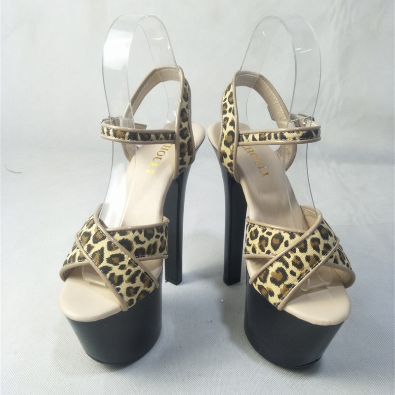 zapatos de leopardo zapatos de mujer de tacones altos profesionales de tacones delgados impermeables zapatos de boca de pez sandalias de tamaño grande verano 2024 nuevo