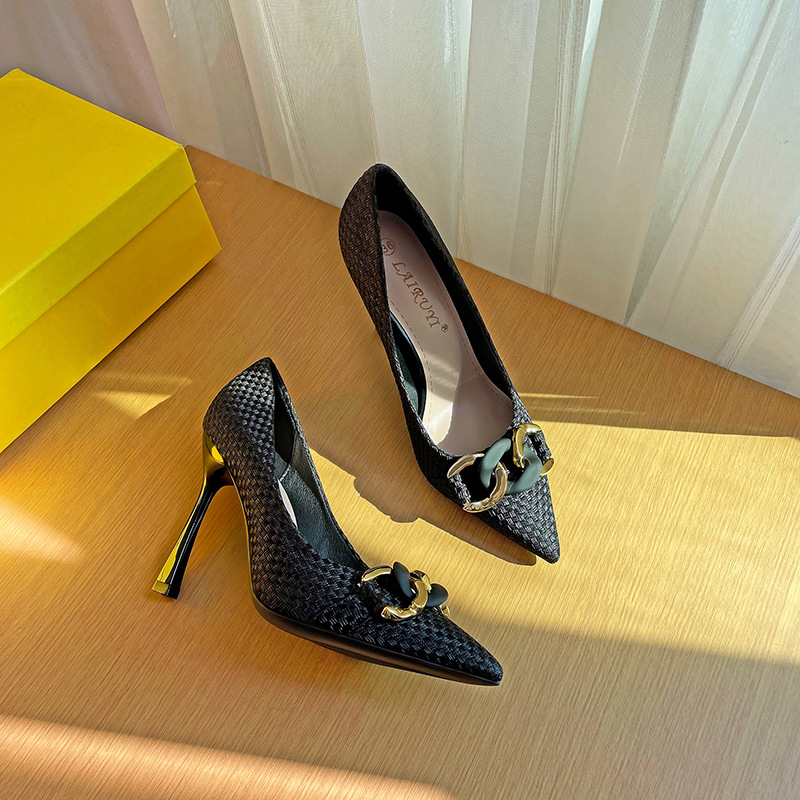 31-44 size A piece of Lqbz01-8 fashion buckle to prepare the pointed and shallow heel of high heels