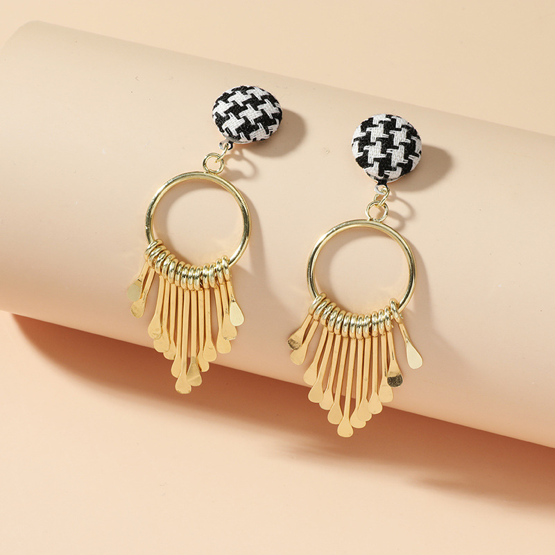 Exaggerated Long Plaid Tassel Earrings Korean Fashion Temperament Earrings display picture 3