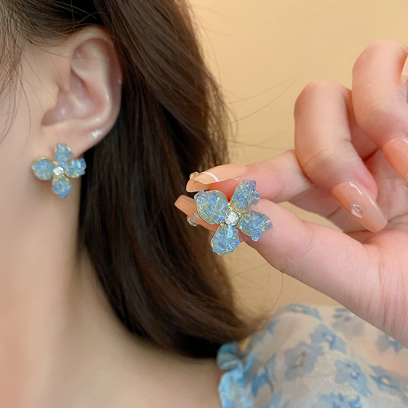 Серебряные сережки 925 пробы с цирконами, минималистичный стиль light-luxury, 2×2 см, несколько цветов