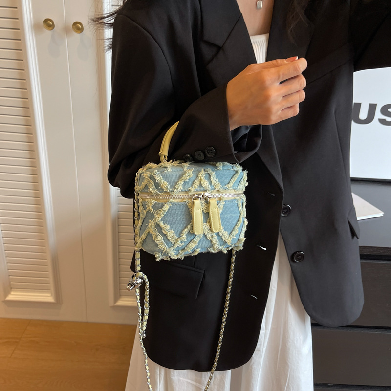 Bolso de mano con borlas de diseño exclusivo, bolso cuadrado pequeño para mujer, modelo nuevo 2024, bolso bandolera con cadena, diseño de cadena image 3